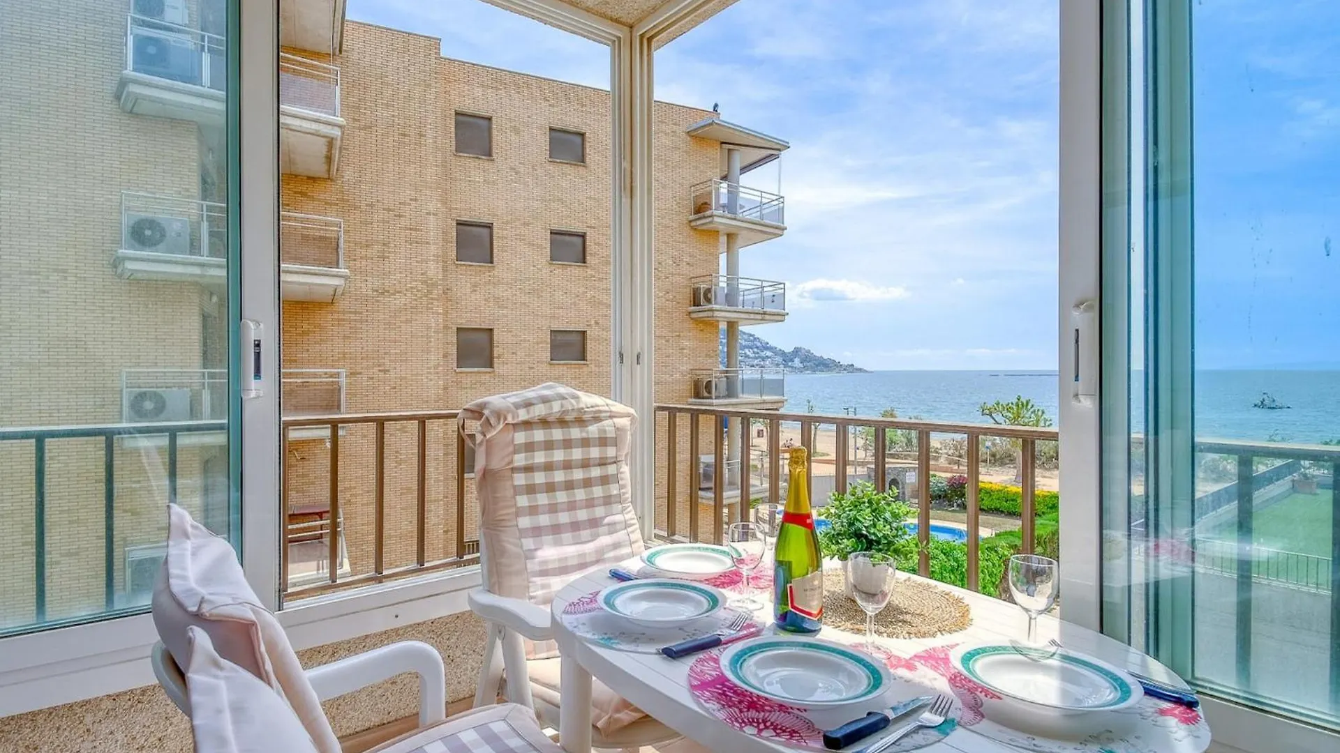 Beautiful Apartment With View Roses 0*,
