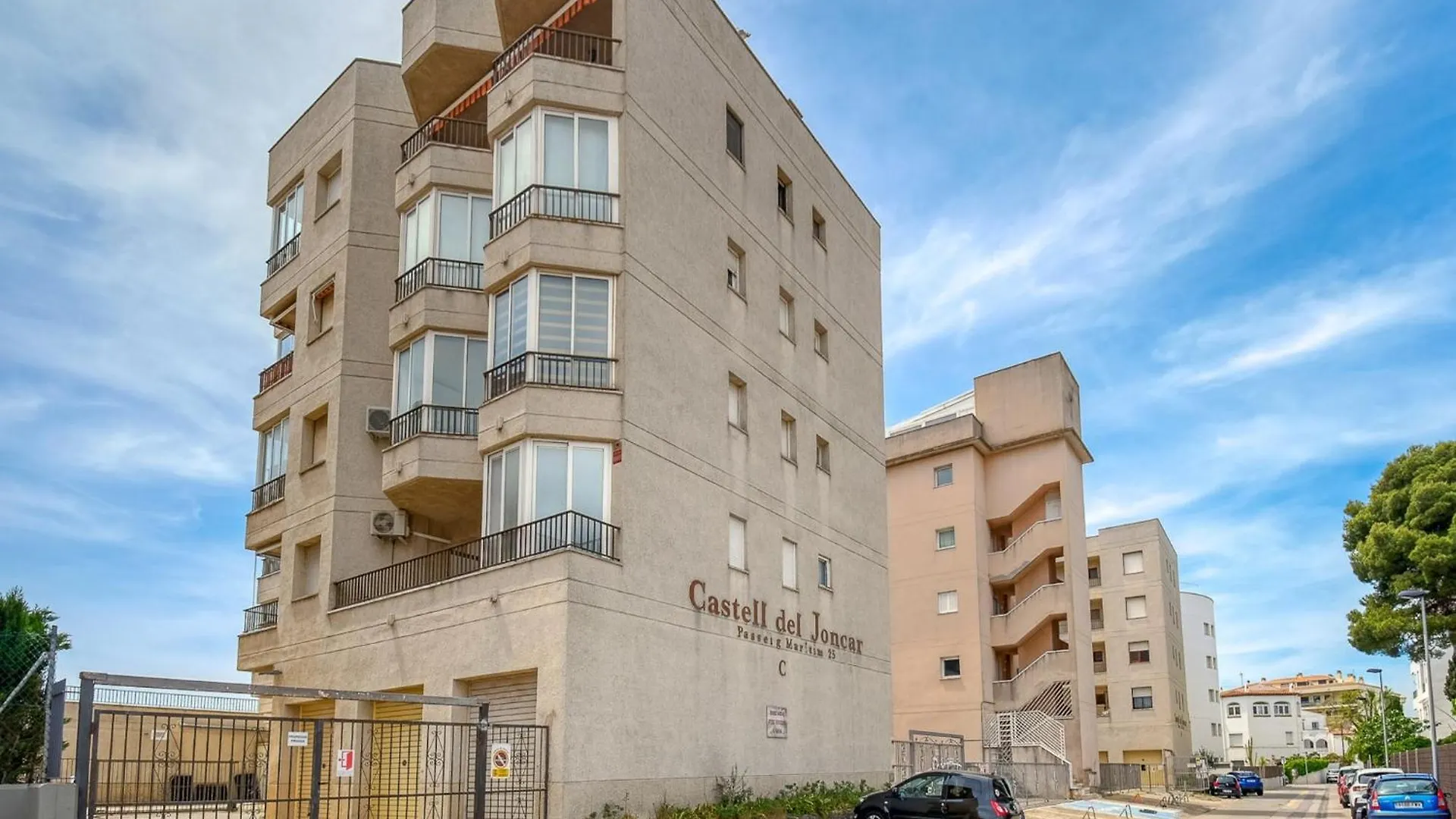Beautiful Apartment With View Roses